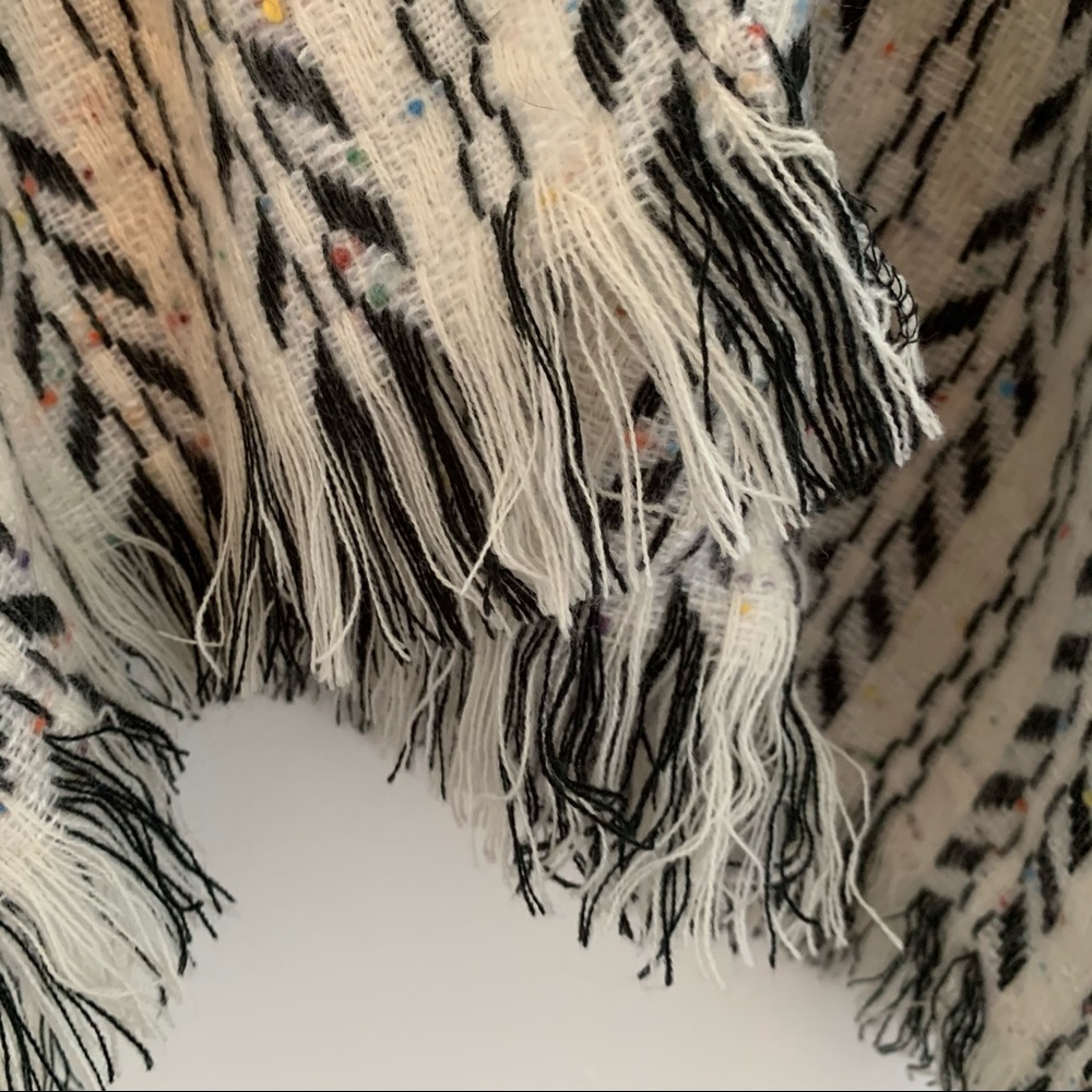 Mudd lightweight kimono white blackfringe - Picture 5 of 9